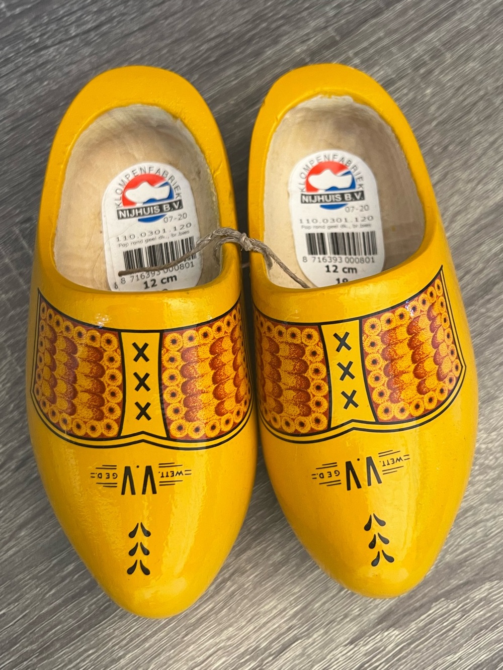 NWT Yellow Netherlands Wood Clogs- size 12 CM (4.5-5T)